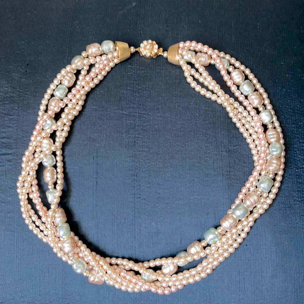 💖 3/$15 Light Tan Colored Pearl Necklace
